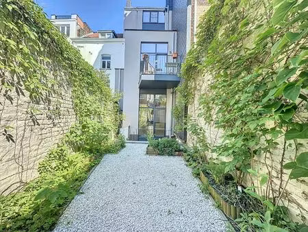 rez-de-chaussée à louer avec jardin et 2 chambres   bruxelles (vbe39743)