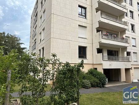 a vendre beau 5pp caen avec un grand balcon et proche des commerces et du centre ville