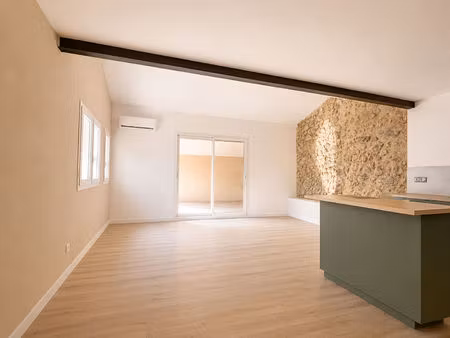 à louer - appartement t4 avec garage et terrasse ? centre de lambesc