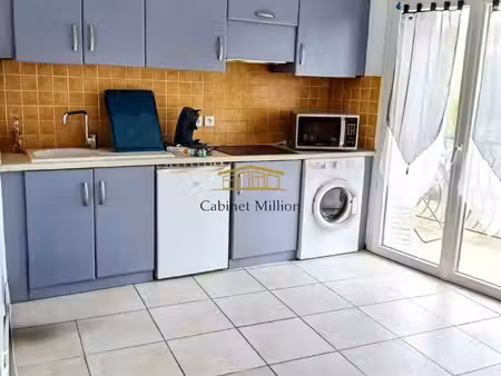 situé au coeur du village