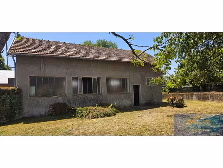 batiment a fort potentiel au coeur de pontacq !