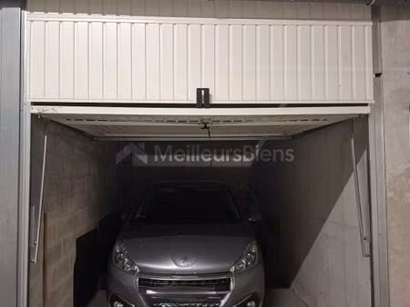 à vendre – garage rare au cœur de saint-cyr-sur-mer