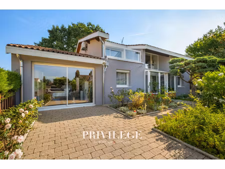 chassieu maison familiale de 145 m2 avec jardin de 709 m2