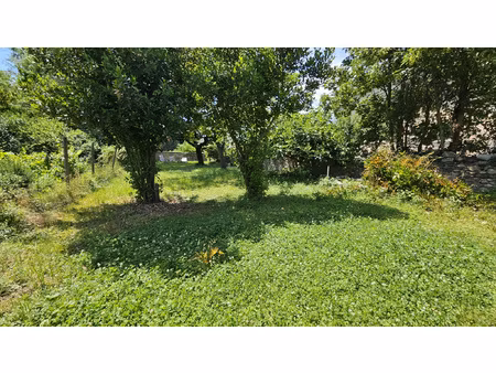 bien rare à la vente entre maison et appartement t5 avec jar