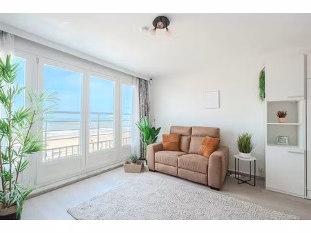 ruime studio met prachtig frontaal zeezicht te middelkerke !