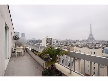 studio meublé avec terrasse  ascenseur et concierge
