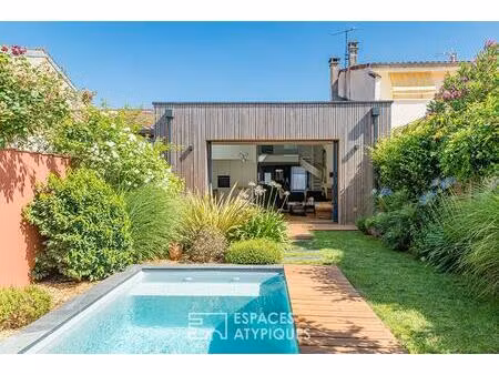 l'échoppe rénovée avec piscine et dépendance