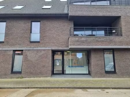local commercial avec possibilité de rénovation en appartem…