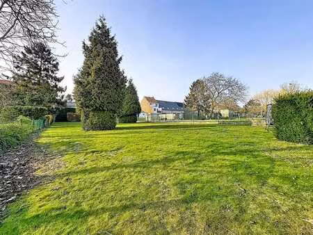terrain constructible 1 180 m² avec fort potentiel à mouscro