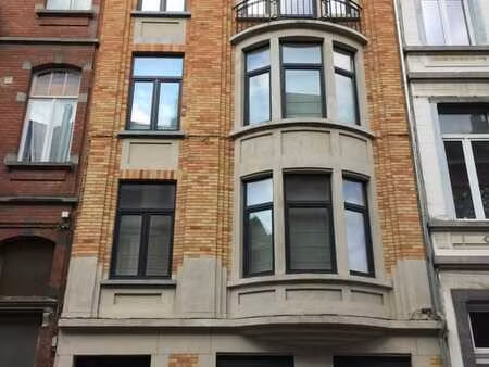 appartement 2 ch. etterbeek  balcon  lumineux (45)