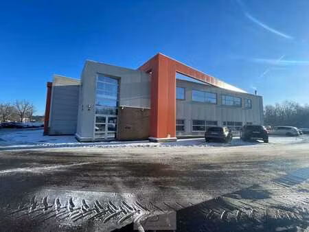 entrepôt avec bureaux à louer à mechelen-zuid
