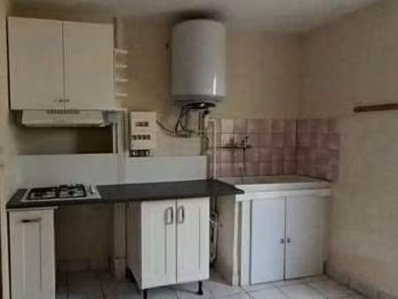 location maison au lude (72800) : à louer / 41m² le lude