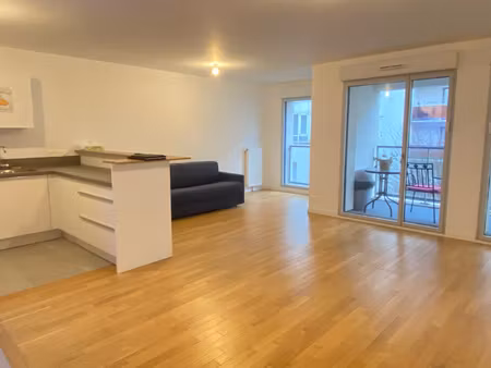 appartement 4 pieces meuble + balcon et parking