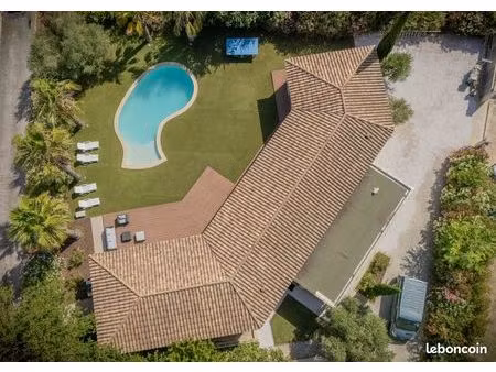 villa 7 pièces 181 m²