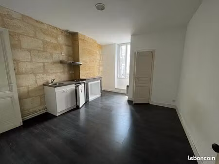 studio 18 m2 place nansouty à bordeaux