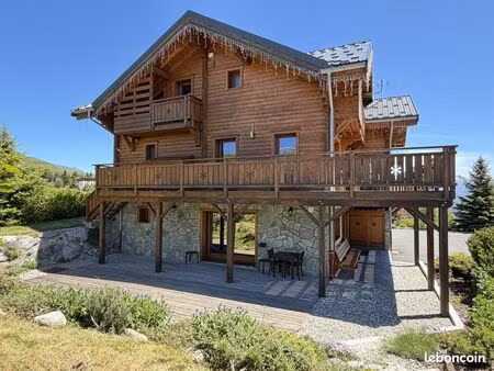 chalet 6 pièces 251 m²