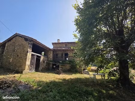 propriété 7 pièces 195000 m²