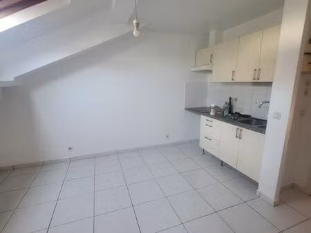 location f2