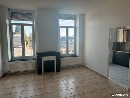 sedan spacieux f2 renove avec garage