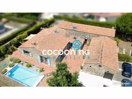 propriété 7 pièces 234 m²