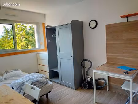 disponible studio meublé centre ferney avec parking