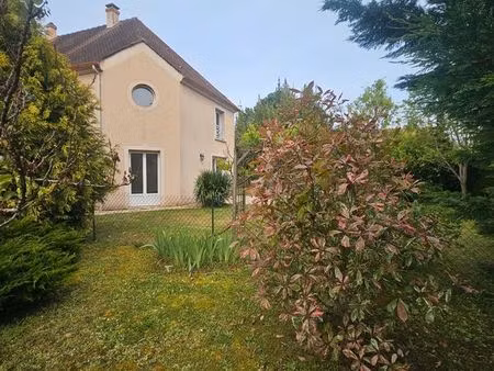 maison a louer proche école et commerces
