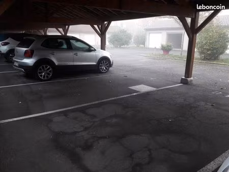 place de parking courverte