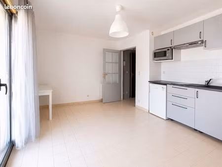 studio 1 pièce 23 m²
