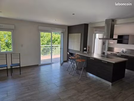 exclusivité appartement 3 pièces avec terrasse  garage xxl et parking au calme