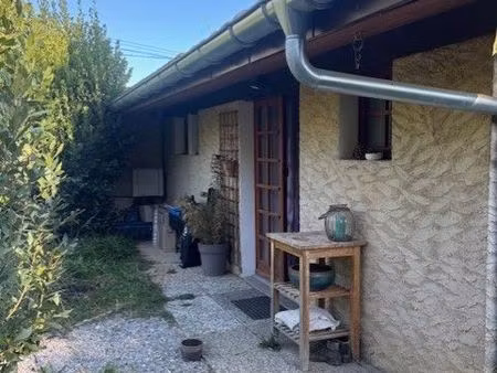 f2 type chalet cosy( 34m2) de plein pied avec jardin