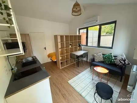 loue studio indépendant dans maison familiale