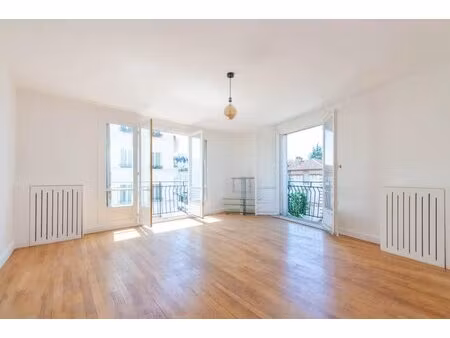 appartement de 3 pièces de 76 m² situé à versailles