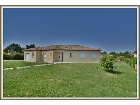 maison de 5 pièces de 138 m² à la croix-blanche