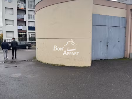 à louer / à vendre garage / dépôt / entrepôt en plein cent