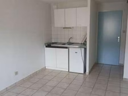 location appartement t1 à bressuire (79300) : à louer t1 / 22m² bressuire