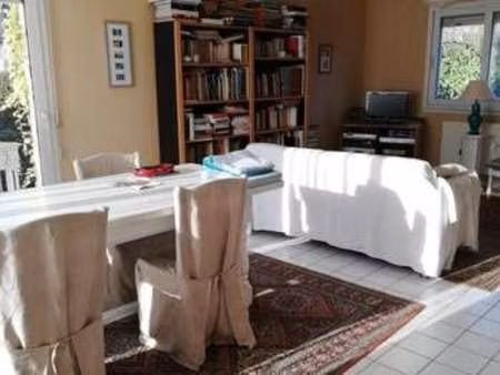 location appartement t1 meublé à saint-jacques-de-la-lande (35136) : à louer t1 meublé / 1