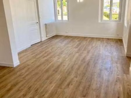 location maison à bourg-achard (27310) : à louer / 112m² bourg-achard