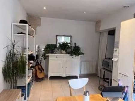location maison à cabriès (13480) : à louer / 35m² cabriès
