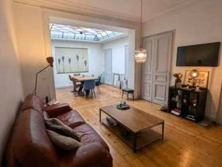 location appartement 3 pièces à lille (59000) : à louer 3 pièces / 92m² lille