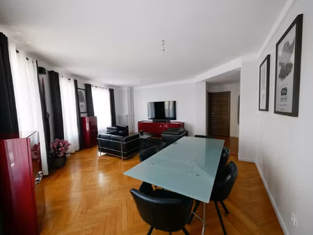 bel appartement haussmannien t3 en centre-ville d'annecy