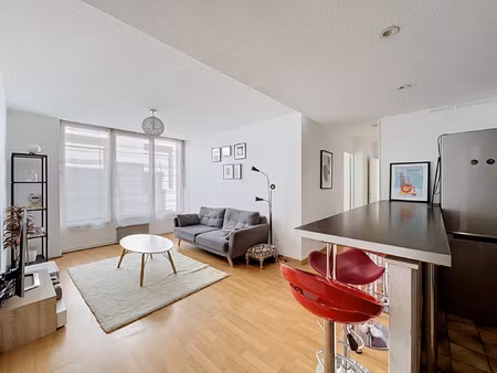 rue du four (disponibilite immediate)