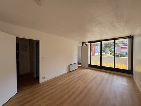 appartement f1 + parking extérieur