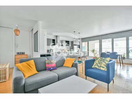 beau 2 pièces meublé avec terrasse de 20 m² et box paris 12eme
