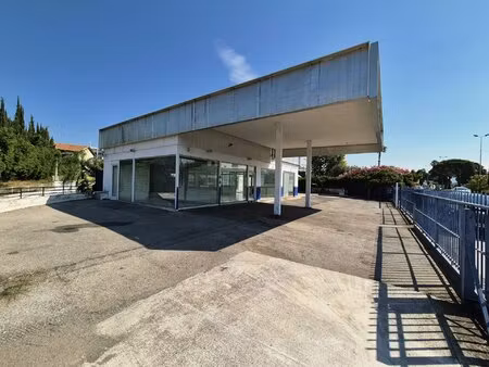 local commercial saint laurent du var