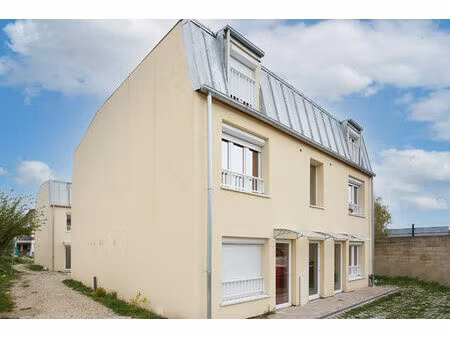 location appartement 2 pièces  49.81m²  le blanc