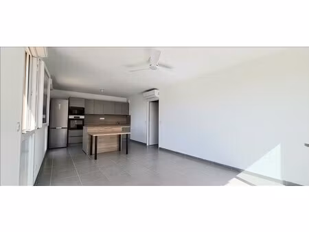 appartement - 1er étage - 65 37 m2 - 3 pièces - non meublé