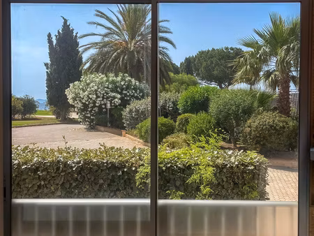 50 m de la mer appartement + garage