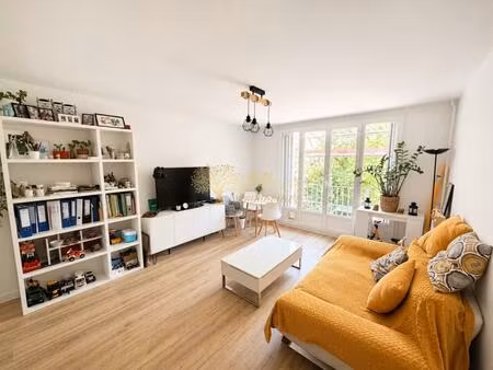 appartement 3 pièces lumineux avec balcon plein sud