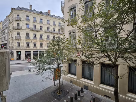 t2 avec fort potentiel – lyon 1er  rue pizay
