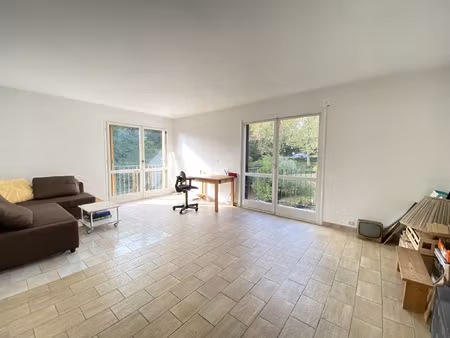 appartement 2 pièces 58 m2 avec balcon